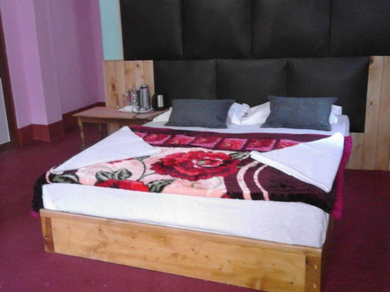 Delight Royal Lachen Esterno foto